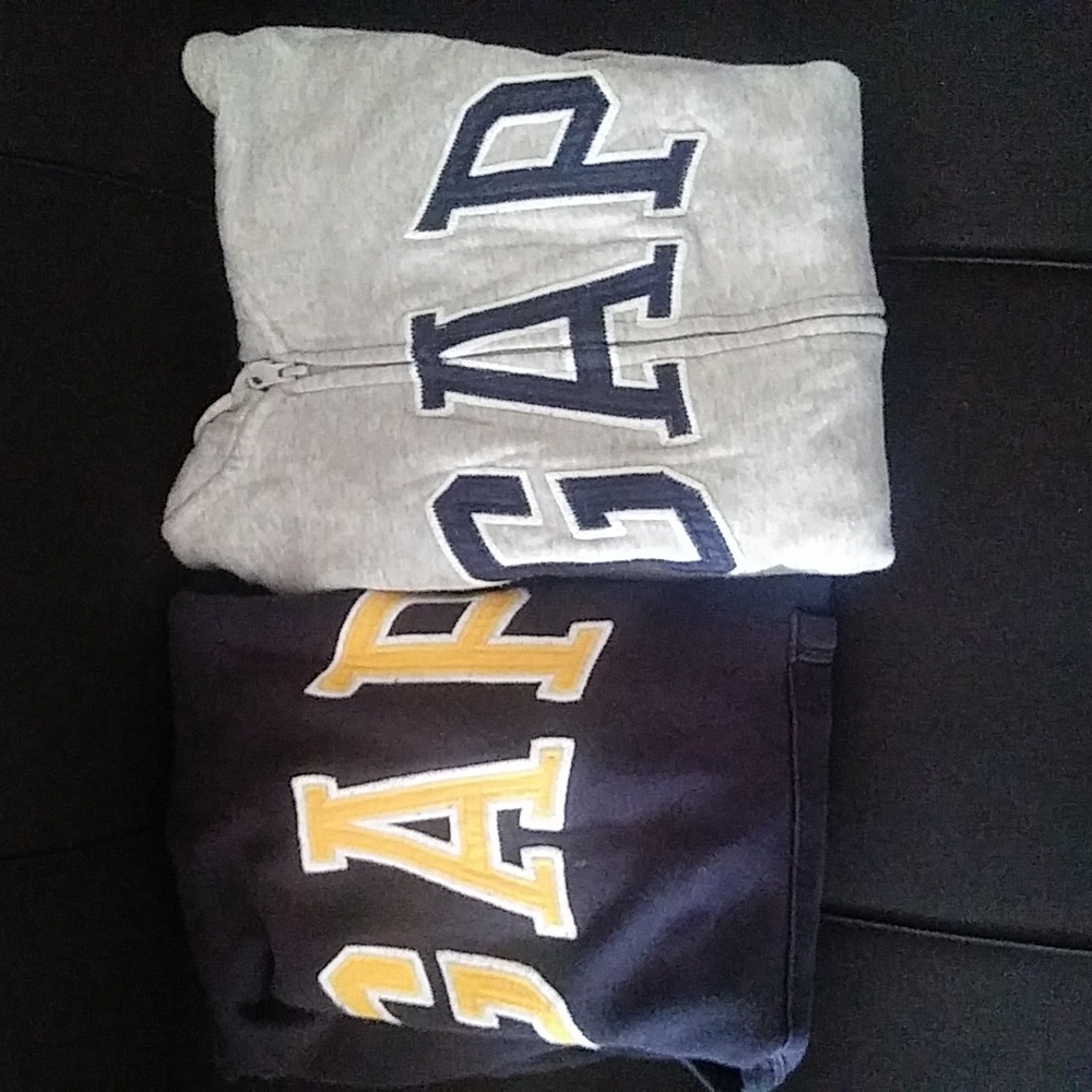 2 Gap boys sweater bungle